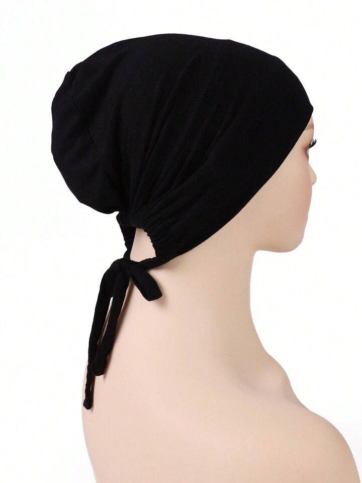 Bonnet noir avec attache